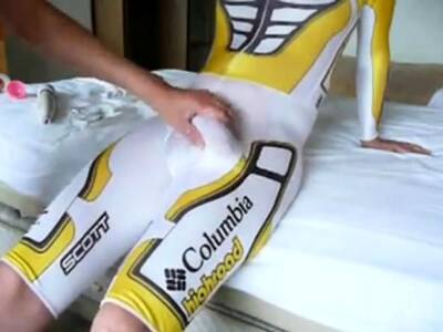 Cycle Suit Rub part1 on vidgratis.com