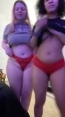 Thick American Babes Showing Tits On Periscope - Usa on vidgratis.com