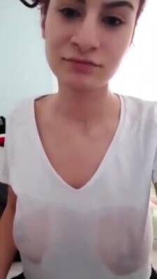 Turkish Girl With Huge Tits Wets Her Shirt - Turkey on vidgratis.com