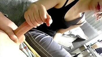 NoitaKails a Handjob for our sisters boyfriend on vidgratis.com