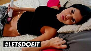 LETSDOEIT - Jasmine Jae - British MILF Plays With Dildo In Sexy Teasing Solo Session - Britain on vidgratis.com