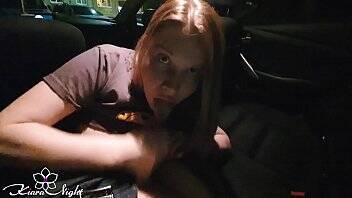 Horny Babe Sucking Dick Stranger in the Taxi - Cum Closeup on vidgratis.com