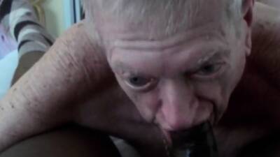 Grandpa sucks and eats cum on vidgratis.com