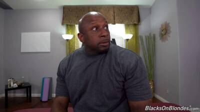 Deep anal with a black man drives the wife crazy on vidgratis.com