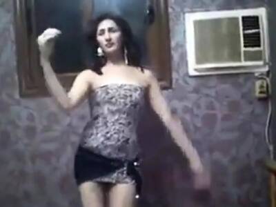 Egyptian crossdresser Ingy dance 08 - Egypt on vidgratis.com