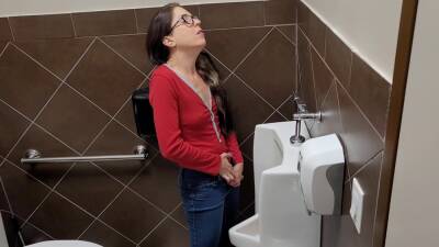 Nerdy Faerys Urinal Adventures! on vidgratis.com