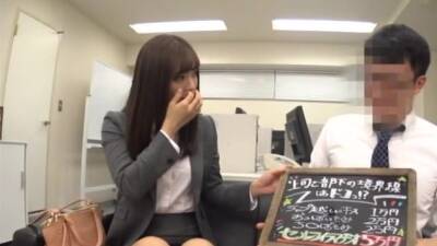 Japanese office babe is thirsty for some cock - Japan on vidgratis.com