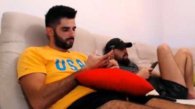 Hunk Beefy Gay Having Great Sex on vidgratis.com