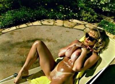 Blonde with perfect tits, ass and tan lines by the pool - Usa on vidgratis.com