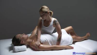 Intimate Massage for Hot Lesbians - Madrid on vidgratis.com