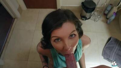 Alt Girl Deepthroats A Thick Cock And Gives A Footjob In The Bathroom - Madrid on vidgratis.com