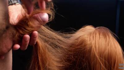 Hairjob While Redhead Playing Video Game on vidgratis.com