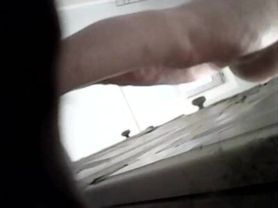 Wife in the bathroom doing somr stuff on vidgratis.com