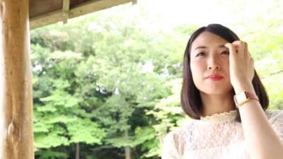 Interview her in a quiet park - Japan on vidgratis.com