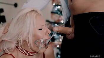 Xmas Facefuck Blonde Slave Training in Mouth Spreader - Poland on vidgratis.com