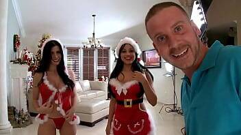 BANGBROS - Bubble Butt Christmas Special Featuring Rebeca Linares & Abella Anderson on vidgratis.com