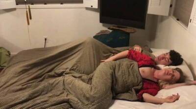 Sexy Stepmom shares bed with stepson - Austria on vidgratis.com