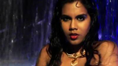 Indian Lady Strip Her Dress And Dance - India on vidgratis.com