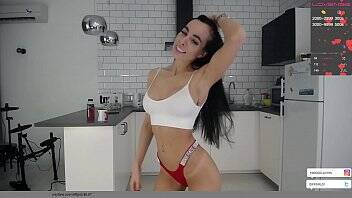 Beatifull girl striptease on vidgratis.com