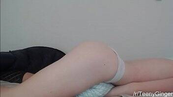 Amateur Pillow Humping on vidgratis.com