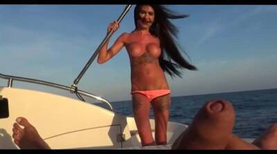 HOTTEST FIT GIRL - YACHT SEX HOLIDAYS on vidgratis.com