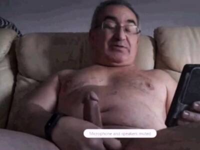 Spanish grandpa wanking hard - Spain on vidgratis.com