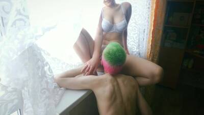 Licking Juicy Pussy On The Windowsill on vidgratis.com