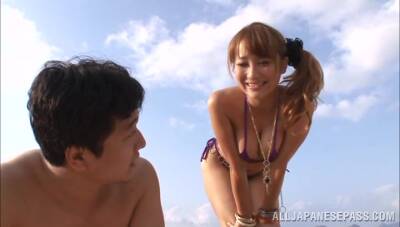 Slim Japanese hon likes cock on holiday - Japan on vidgratis.com