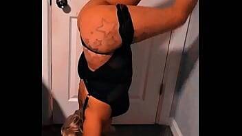 Inverted wall twerking teen stripper step sister on vidgratis.com