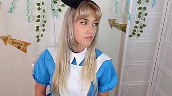 Alice Has Gone Hopping Mad! on vidgratis.com