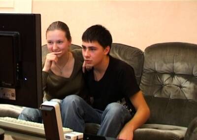 Sex-starved teenager gets awarded with sex on vidgratis.com