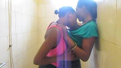 Hot Black Lesbians Playing With Eachother in Bathroom on vidgratis.com