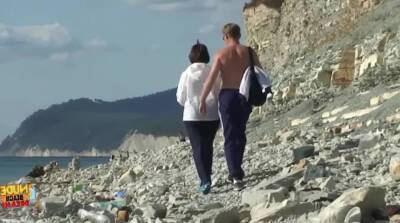 Russian couples sex at the real really hot beach - Russia on vidgratis.com