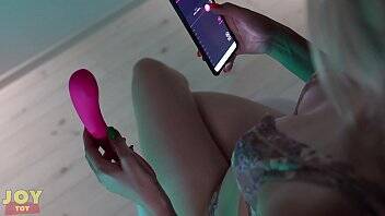 My First G-Spot Orgasm - Review Of Sex Toy Osci 2 on vidgratis.com