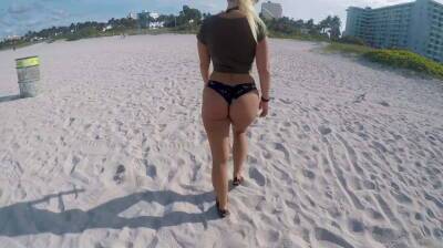 Picked Up at the Beach, Invited her to my Apartment! on vidgratis.com