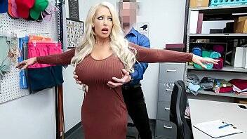 Cashier Accuses Hot Milf of Shoplifting Precious Jewelry From the Mall - Alura Jenson on vidgratis.com