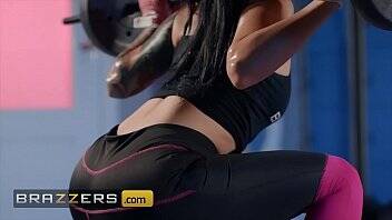 Dirty Masseur - (Katrina Jade, Danny D) - Post Workout Rubdown - Brazzers on vidgratis.com