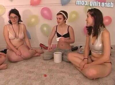 Lesbian Amateur Girls play Truth or Dare! (very hot orgy!!!) - Usa on vidgratis.com