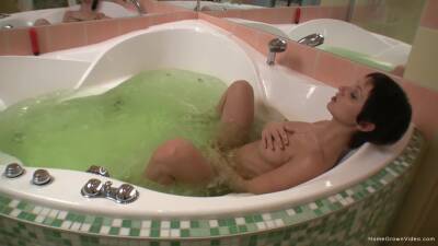 Amateur fucked in the tub and made to swallow a lot on vidgratis.com