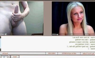 Stunning CFNM blonde watches naked guy cum on webcam on vidgratis.com