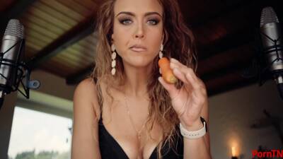 Asmr Not Banana But Carrot! 28 July 2020 on vidgratis.com