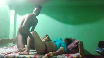 Desi Bhabhi Ki Romantic Chudayi With Her Brother Friends on vidgratis.com