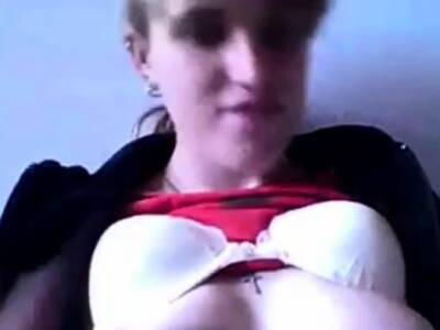 Ugly girl and her boobs on vidgratis.com