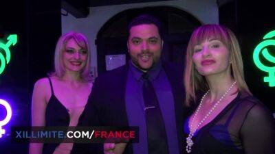 A camera is invited in a private swinger club - Group - France on vidgratis.com