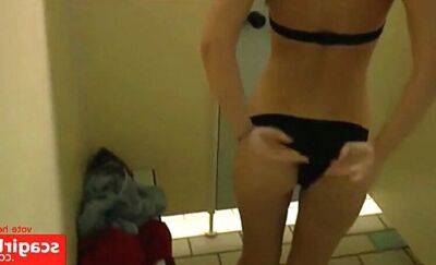 Amateur teen fuck in the changing room on vidgratis.com