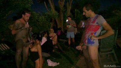 Addictive late night sex party grants some teens the bets time on vidgratis.com