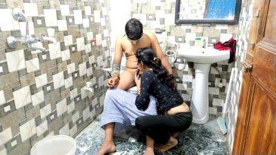 Step Brother And Step Sister Fucking In The Toilet on vidgratis.com