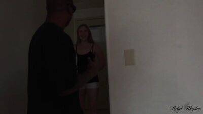 Amateur interracial in the hotel room - cumshot on vidgratis.com