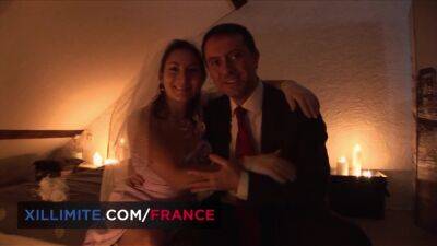 First night with the busty bride - French - France on vidgratis.com