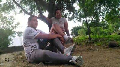 I Meet A Stranger In The Park And We Begin To Care For Each Other - Colombia on vidgratis.com